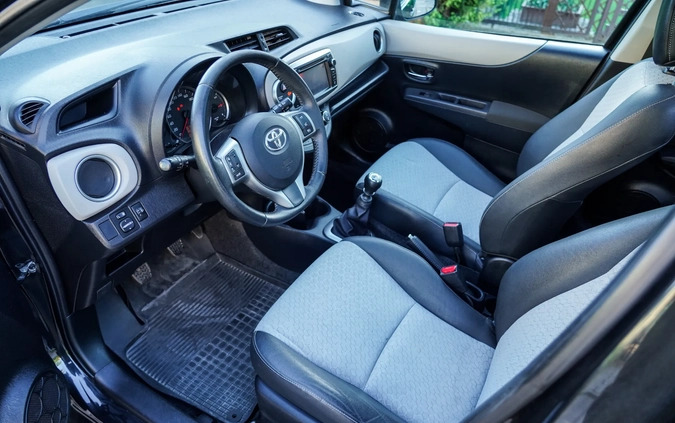 Toyota Yaris cena 32900 przebieg: 180598, rok produkcji 2012 z Radom małe 704